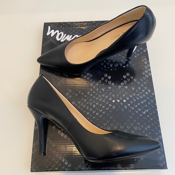 Nine West Black Leather Stiletto Pumps - Sz 6 - Picture 5 of 14